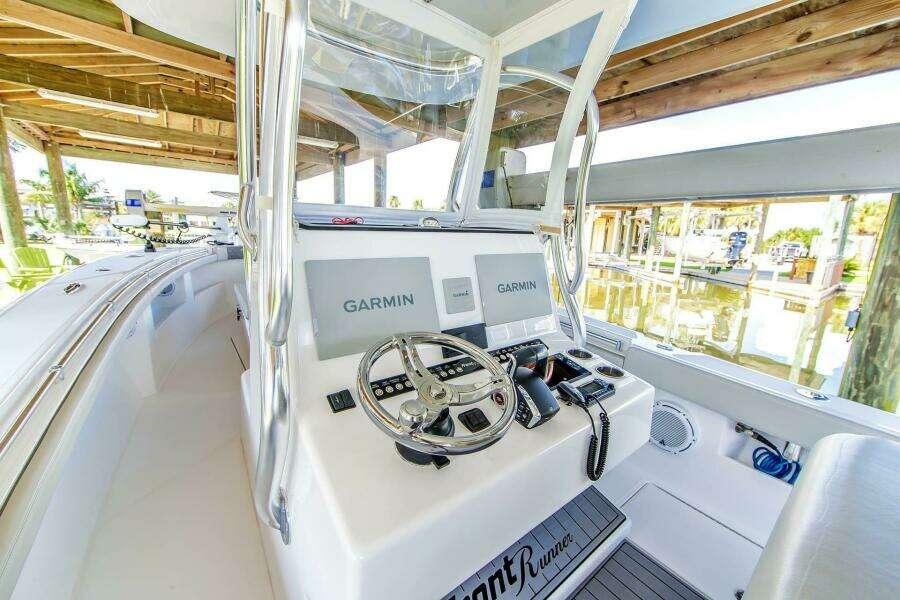 33ft Front Runner Yacht For Sale