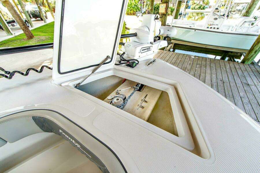 33ft Front Runner Yacht For Sale