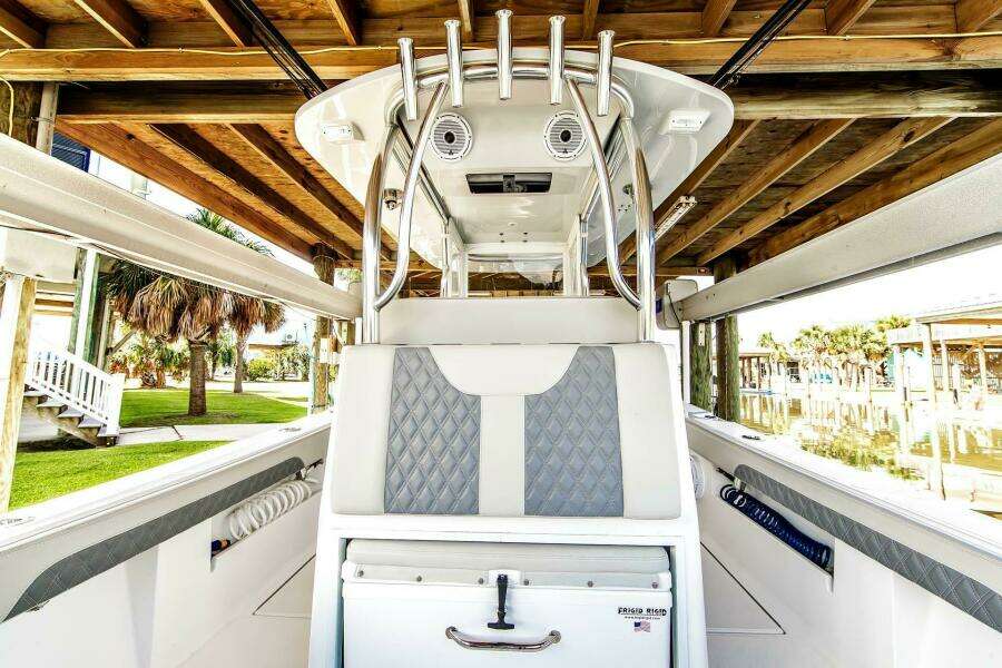 33ft Front Runner Yacht For Sale