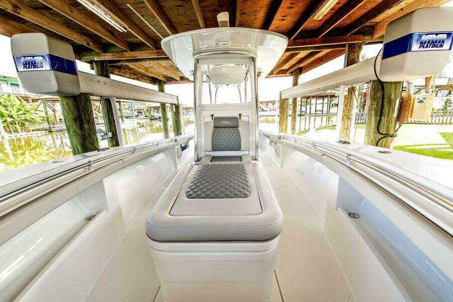 33ft Front Runner Yacht For Sale