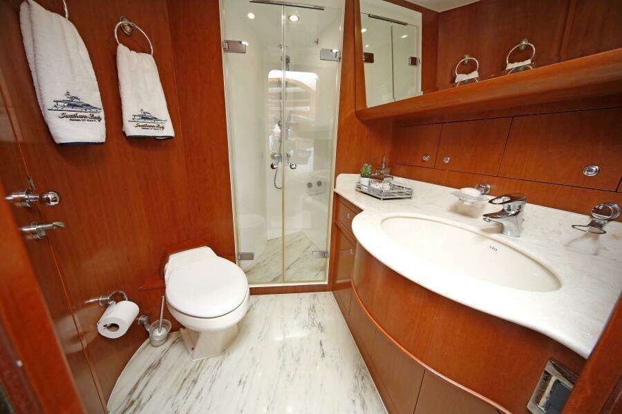SOUTHERN LADY 73ft Horizon Yacht For Sale