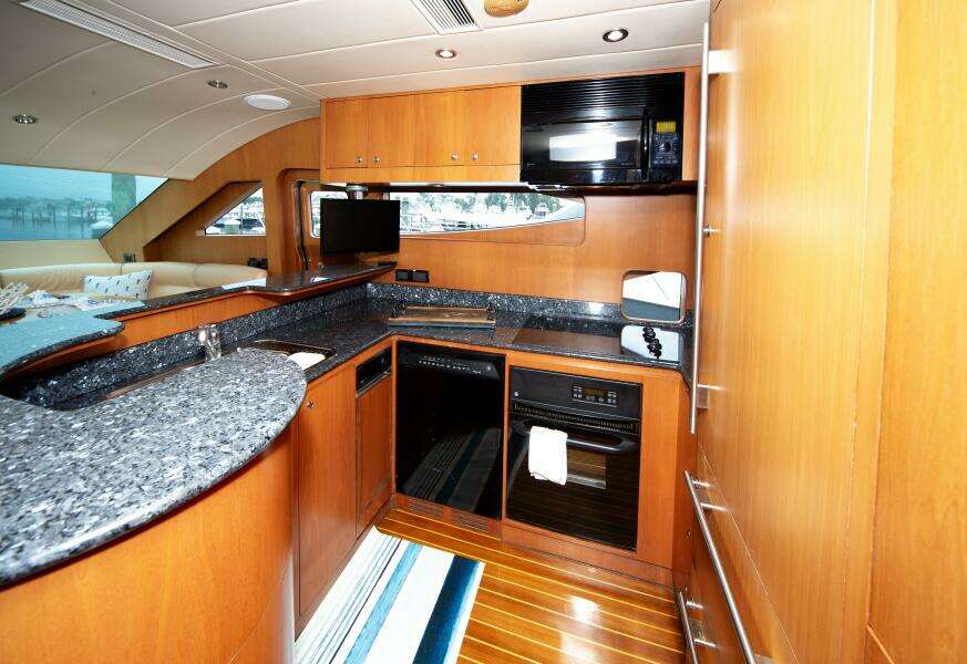 SOUTHERN LADY 73ft Horizon Yacht For Sale