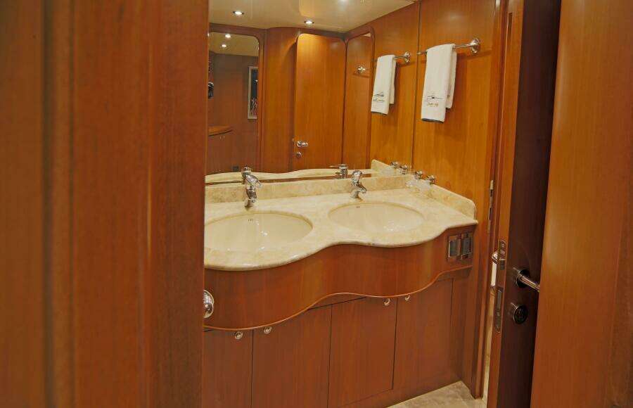 SOUTHERN LADY 73ft Horizon Yacht For Sale