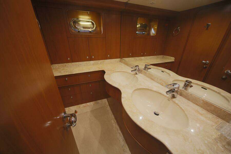 SOUTHERN LADY 73ft Horizon Yacht For Sale