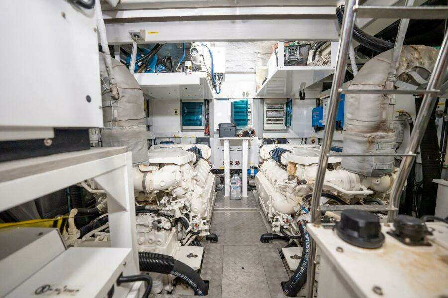 DO IT ANYWAY 76ft Sunseeker Yacht For Sale