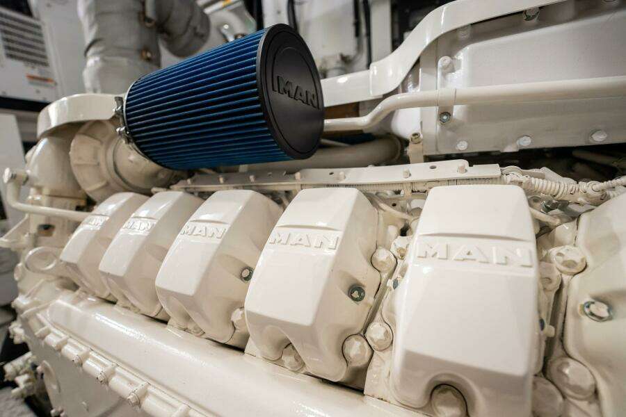 DO IT ANYWAY 76ft Sunseeker Yacht For Sale