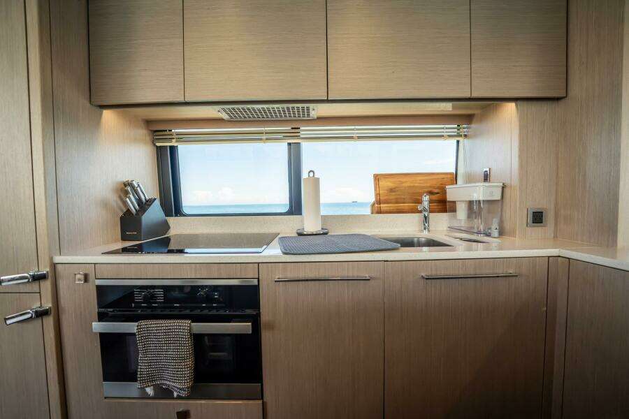 DO IT ANYWAY 76ft Sunseeker Yacht For Sale
