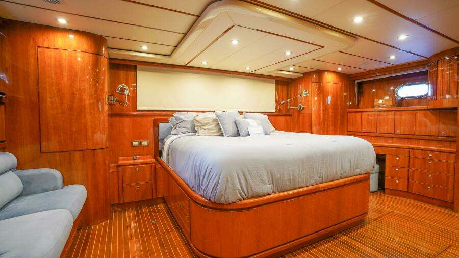Electrified 82ft Motor Yacht Yacht For Sale