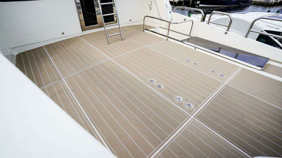 Electrified 82ft Motor Yacht Yacht For Sale