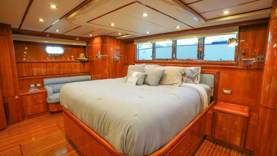 Electrified 82ft Motor Yacht Yacht For Sale