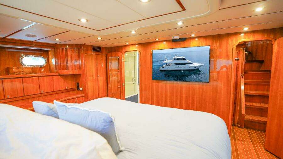 Electrified 82ft Motor Yacht Yacht For Sale