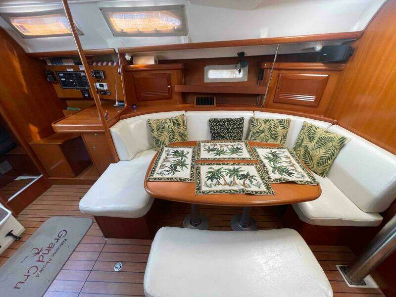 GRAND CRU 39ft Beneteau Yacht For Sale