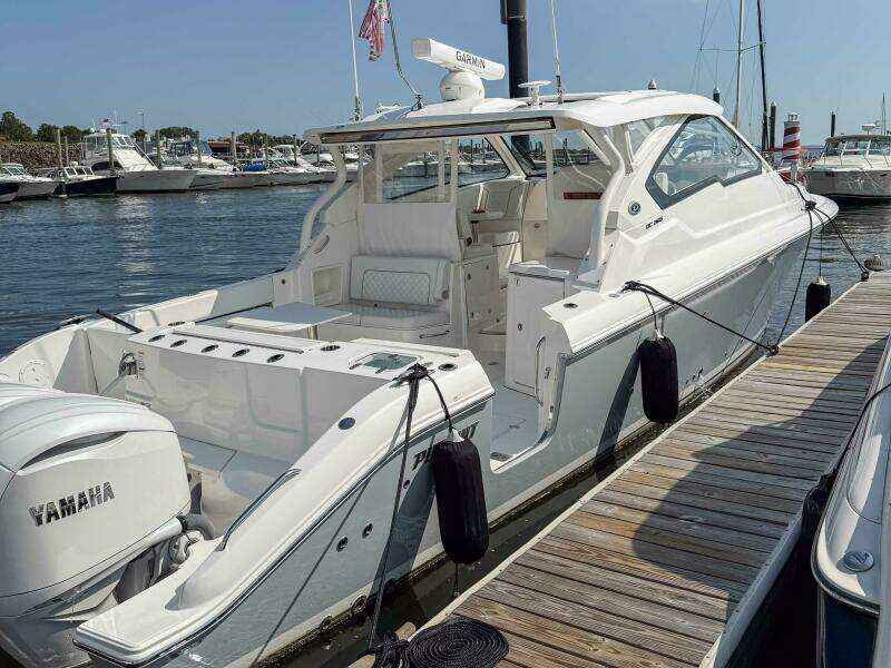36ft Pursuit Yacht For Sale