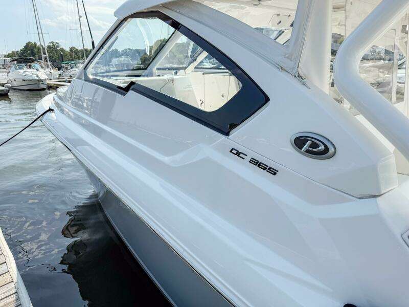 36ft Pursuit Yacht For Sale