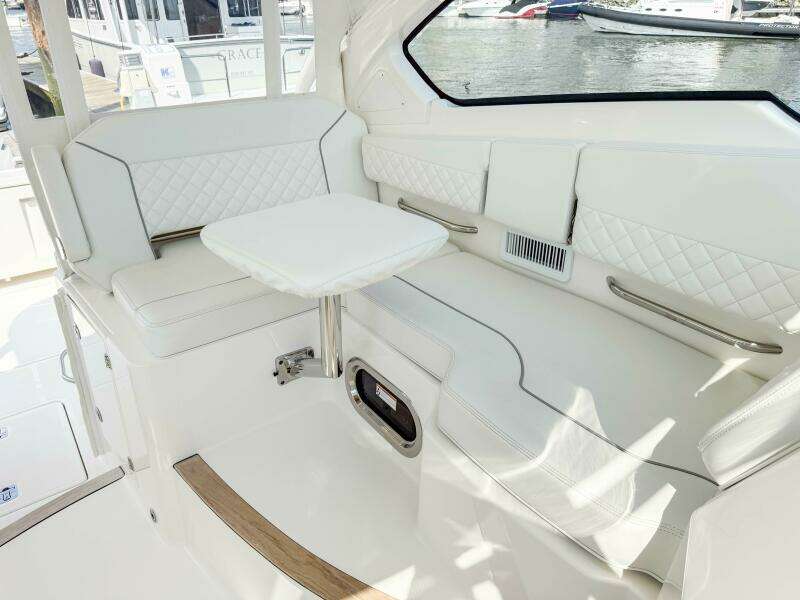 36ft Pursuit Yacht For Sale