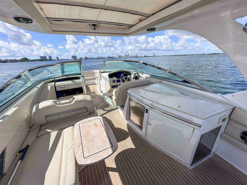 33ft Regal Yacht For Sale