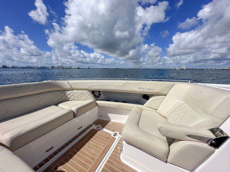 33ft Regal Yacht For Sale