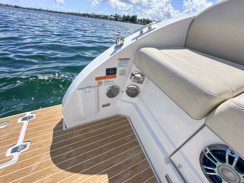 33ft Regal Yacht For Sale