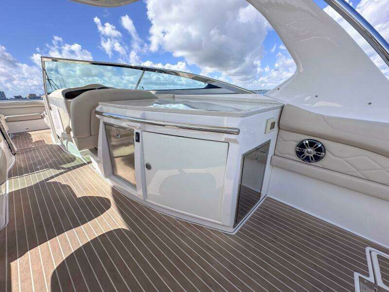 33ft Regal Yacht For Sale