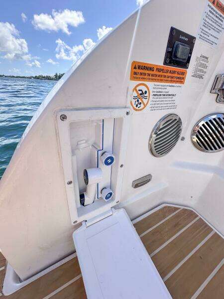 33ft Regal Yacht For Sale