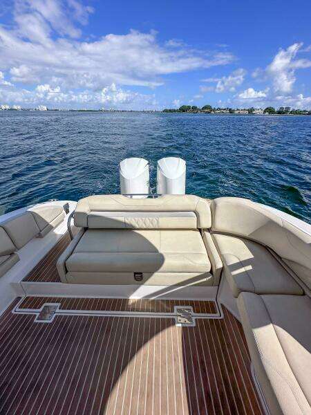 33ft Regal Yacht For Sale
