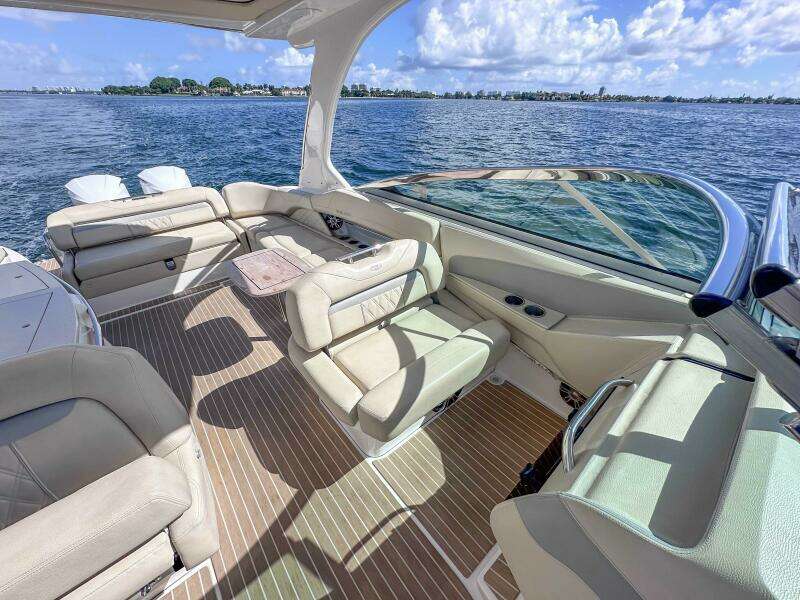 33ft Regal Yacht For Sale