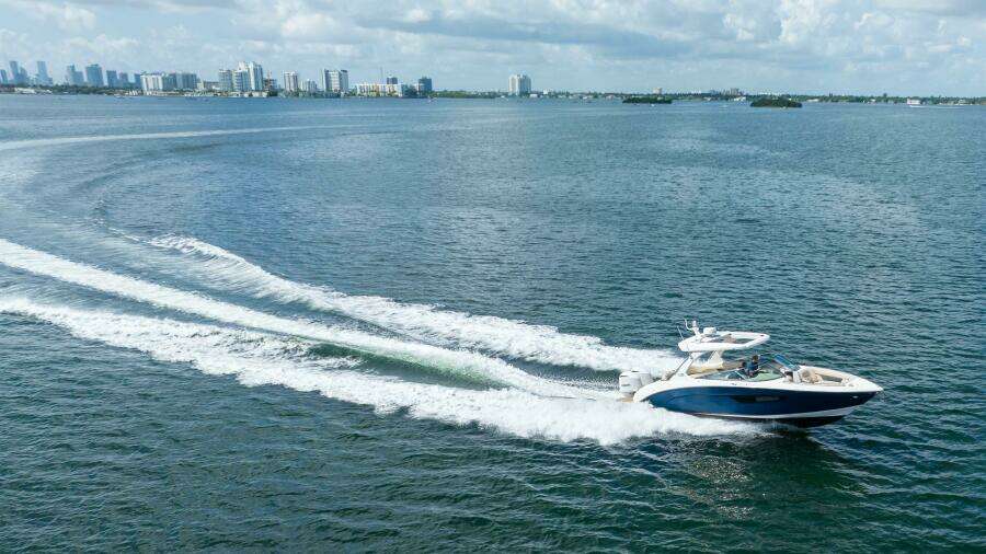 33ft Regal Yacht For Sale