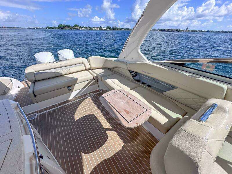 33ft Regal Yacht For Sale