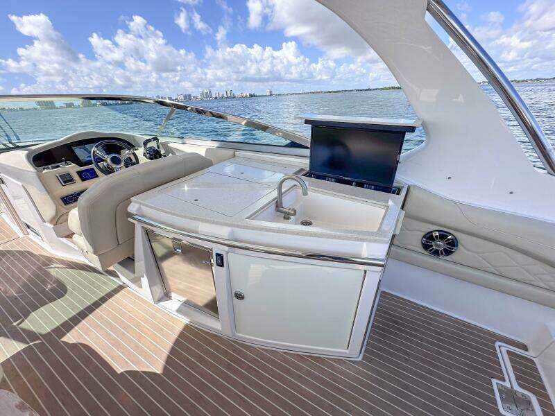 33ft Regal Yacht For Sale