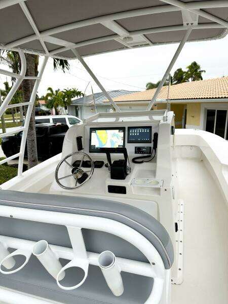 26ft Twin Vee Yacht For Sale