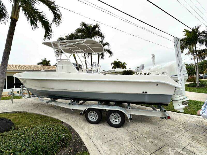 26ft Twin Vee Yacht For Sale
