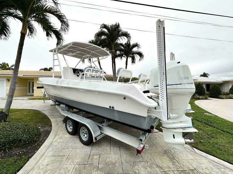 26ft Twin Vee Yacht For Sale