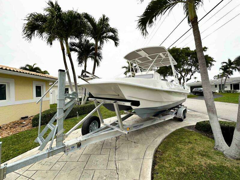26ft Twin Vee Yacht For Sale