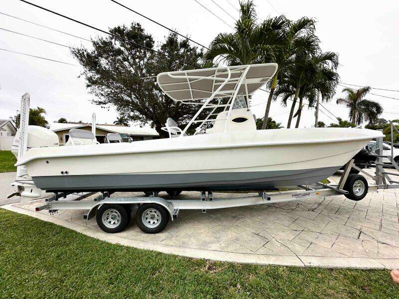 26ft Twin Vee Yacht For Sale
