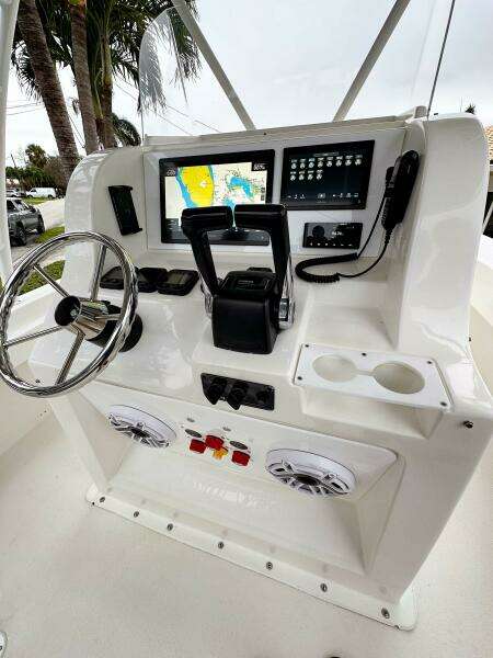 26ft Twin Vee Yacht For Sale
