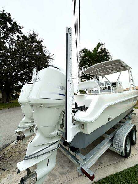 26ft Twin Vee Yacht For Sale