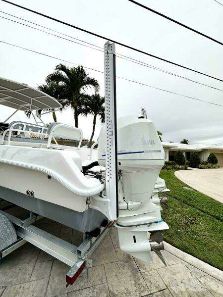 26ft Twin Vee Yacht For Sale