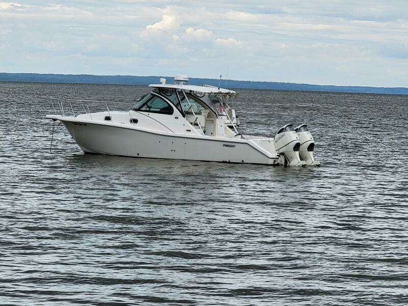 33ft Pursuit Yacht For Sale
