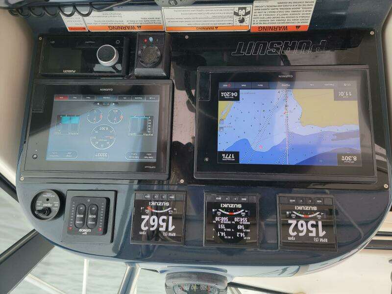 33ft Pursuit Yacht For Sale
