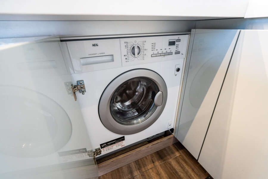 2017 Overblue 58 Powercat