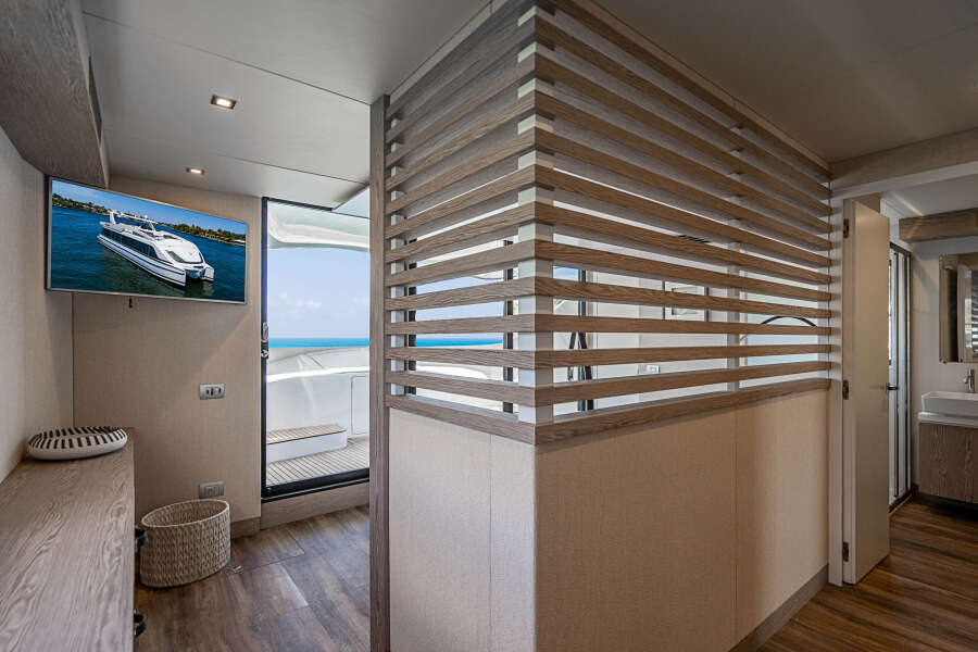 2017 Overblue 58 Powercat Master Stateroom Entry