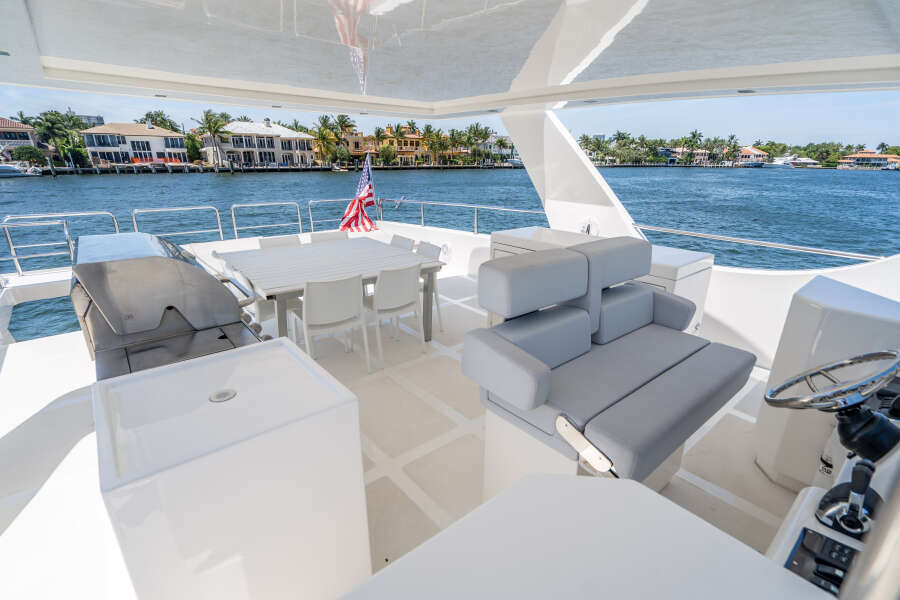 2017 Overblue 58 Powercat