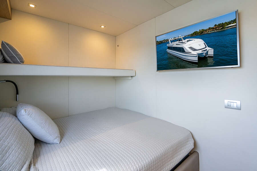 2017 Overblue 58 Powercat