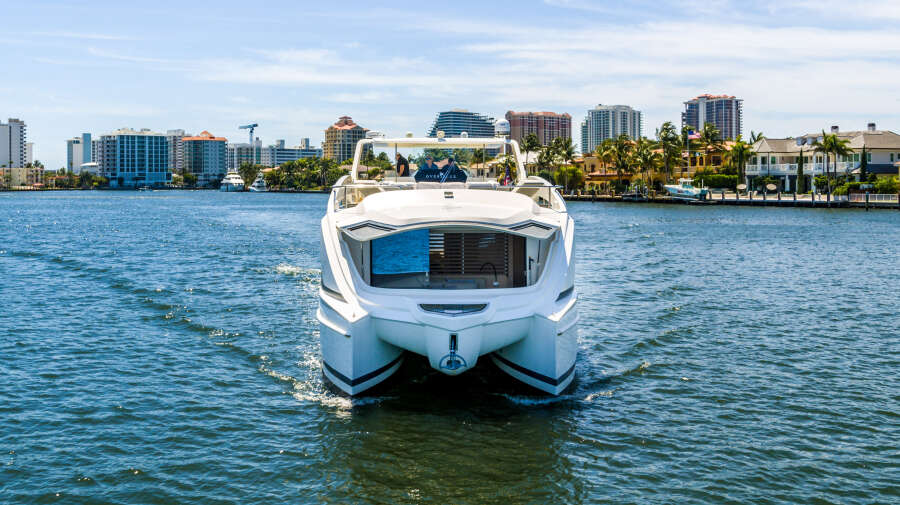 2017 Overblue 58 Powercat