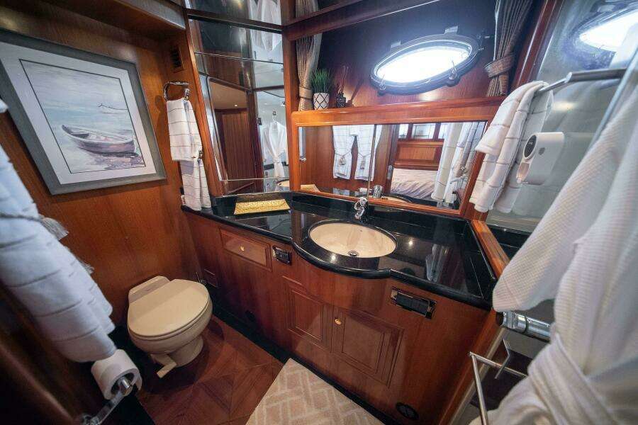 64ft Ocean Alexander Yacht For Sale