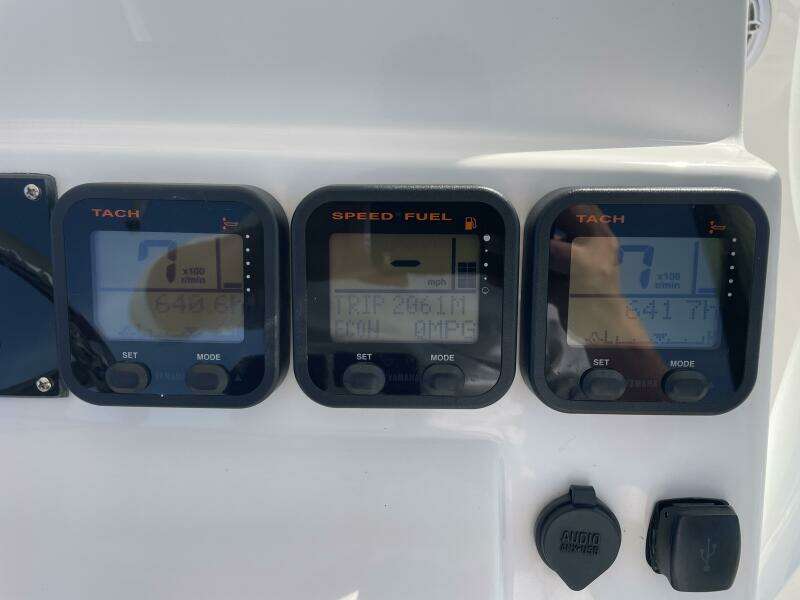 25ft Edgewater Yacht For Sale