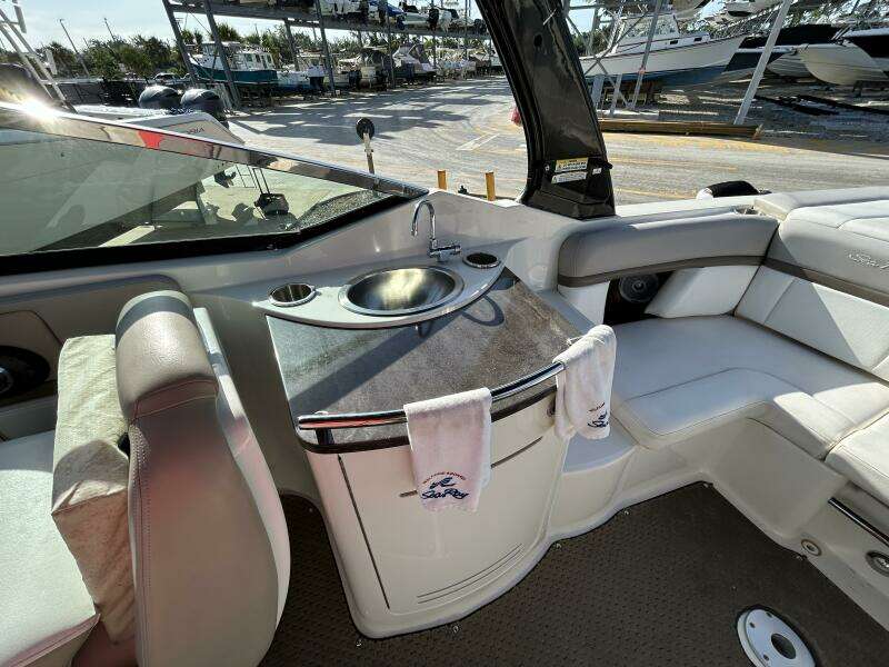 KNOT 2 BAD 28ft Sea Ray Yacht For Sale