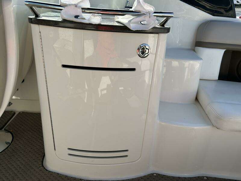 KNOT 2 BAD 28ft Sea Ray Yacht For Sale