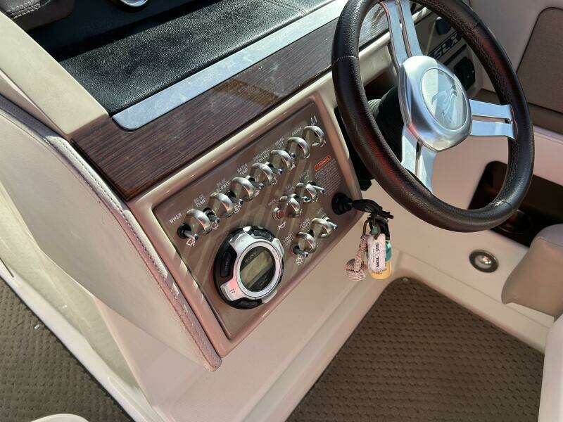 KNOT 2 BAD 28ft Sea Ray Yacht For Sale