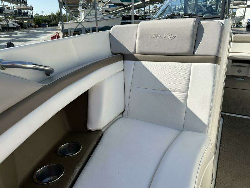 KNOT 2 BAD 28ft Sea Ray Yacht For Sale